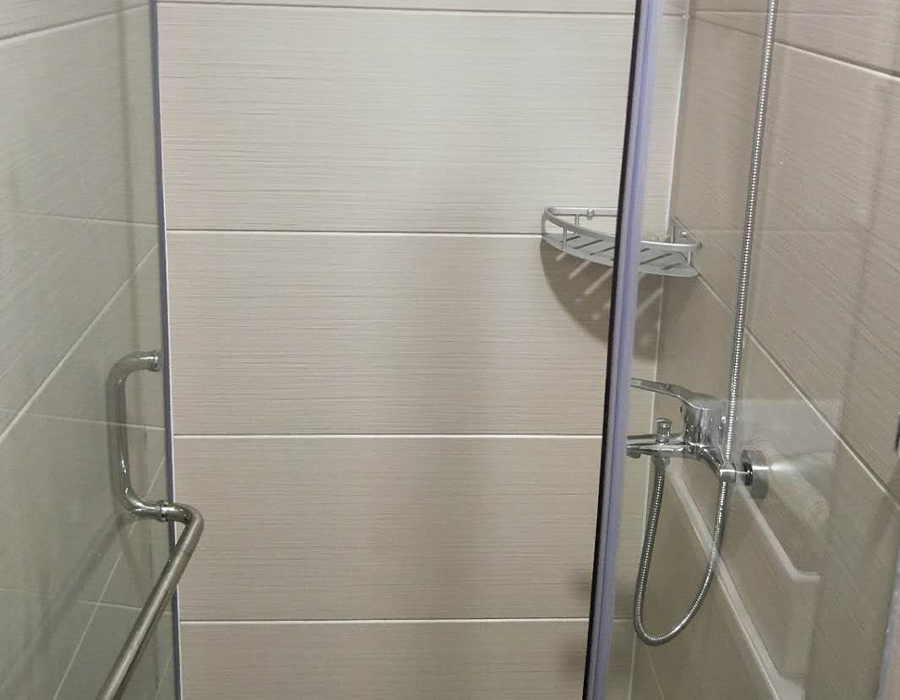 Prefabrykowane kabiny prysznicowe typu „wszystko w jednym” z blachy szklanej